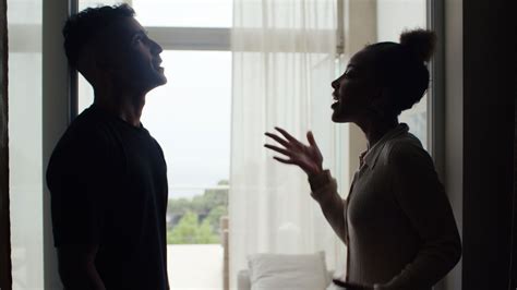 What’s 1 phrase to de-escalate a partner argument?