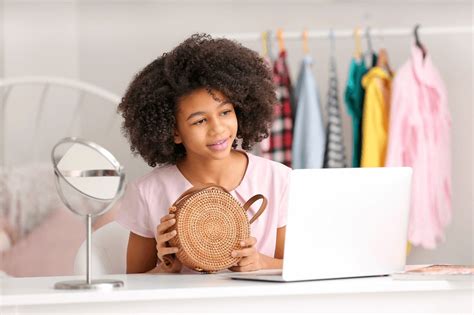 29 Best Side Hustles for Teens [In-Person + Online]
