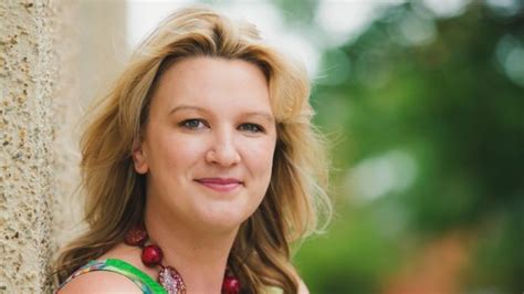 The meaning and symbolism of the word - «Woman»