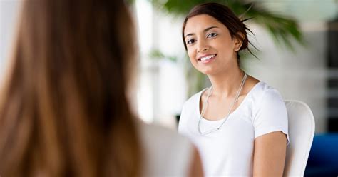 10 personality traits of confident people who inspire others - Hack Spirit