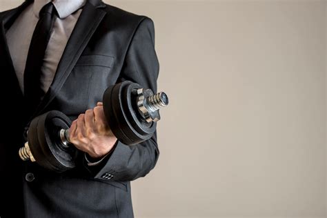 How to cultivate daily mental toughness for consistent fitness & financial growth?