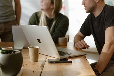 Durable minimalist wallet: best options to reduce bulk & secure cards?