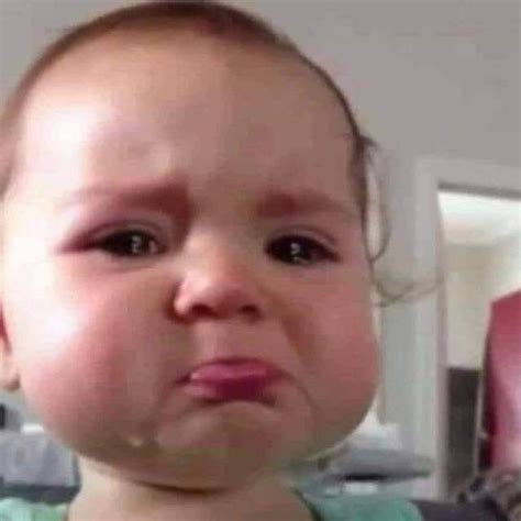 ستيكر اخذيي بفولو 😔💞🦋. | Funny baby photography, Mood pics, Funny happy ...