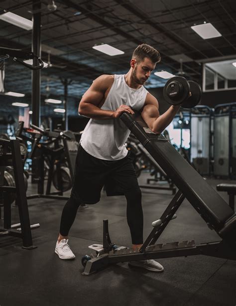 Men’s Fitness | Gym photography, Workout pictures, Gym outfit