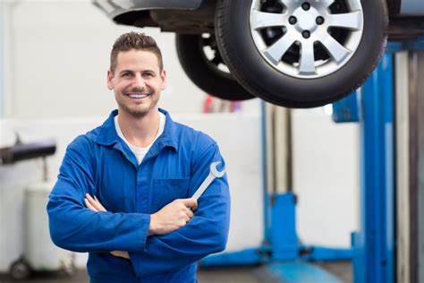 Bringing Your Vehicle to an Auto Mechanic |Paradiso Insurance