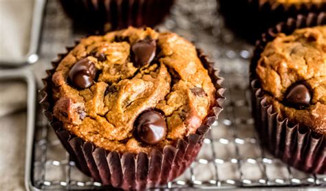 Keto Pumpkin Chocolate Chip Muffins - Healthy Little PeachHealthy ...