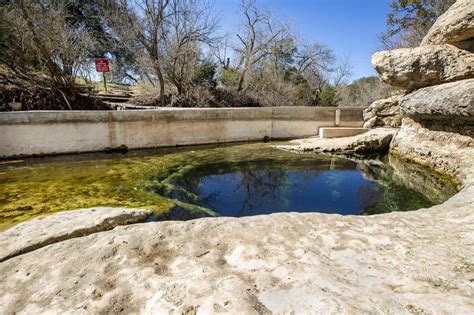 Jacob's Well swimming hole remains closed, dry despite wet April
