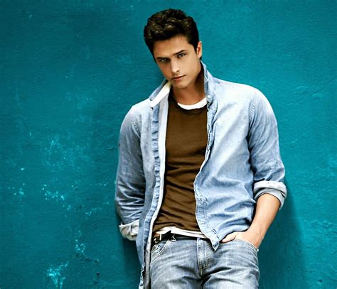 Download Men Pictures 1640 x 1409 | Wallpapers.com