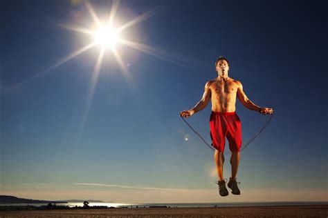 What are the optimal pre/post-workout fuels for men’s muscle growth?