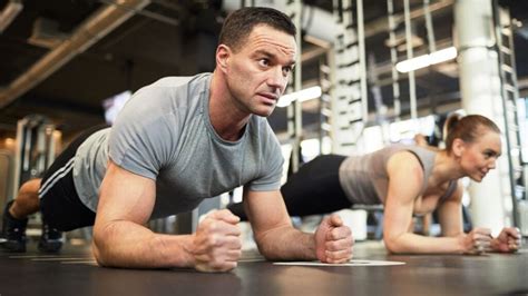 25 Best Core Exercises for Men to Get Abs (Effective Routines)