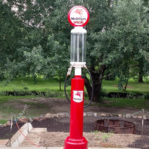 DIY visible gas pump plan.