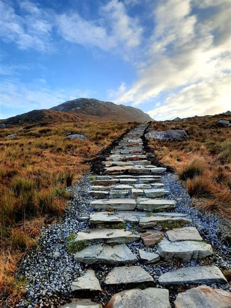 Hiking Diamond Hill Connemara - Chalk & Cheese Travels | Connemara ...