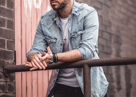 Essential Fashion Items For Men To Create A Casual Chic Style - Your ...