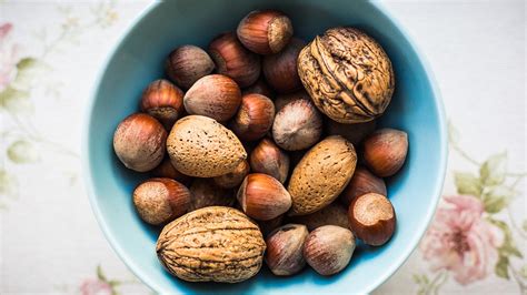 Why To Go Nuts for Nuts: Nutrition and Health Benefits | Everyday Health