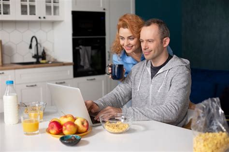 Free Photo | Couple enjoying quality time at home