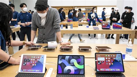 Apple (APPL) bull expects iPhone maker to hit $3 trillion market cap in 2022