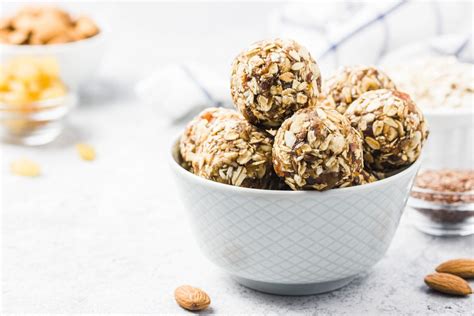 The Top 9 Protein-Rich Snacks To Curb Cravings - FitOn
