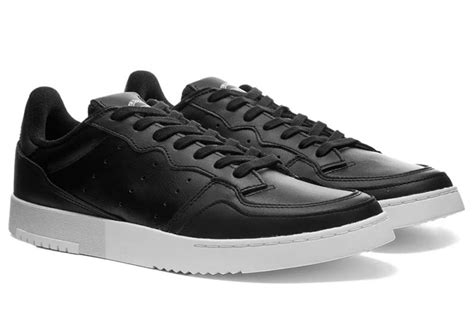 The Best Minimalist Sneaker Brands (& The Model You Should Buy)