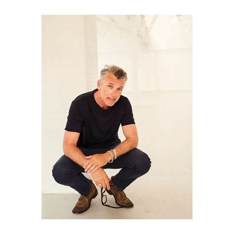 Men's Minimalist Clothing 30 Brands To Try In 2024!