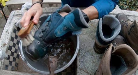How to Clean Hiking Boots? 9 Easy Steps - 2025