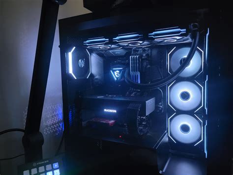 How to build a versatile men’s capsule wardrobe for business, fitness & casual?